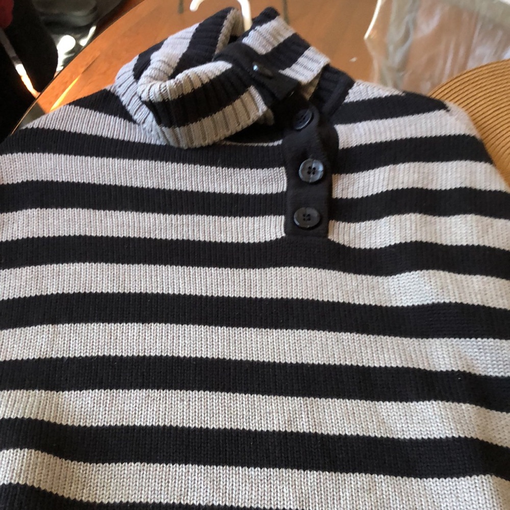 Poncho - Picture 3 of 4
